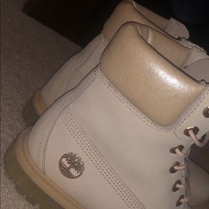 Light pink Timberlands